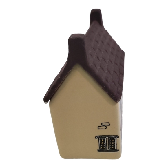 Wade England Figurines Whimsey on Why Broomshaw Cottage #21 - Picture 4 of 11